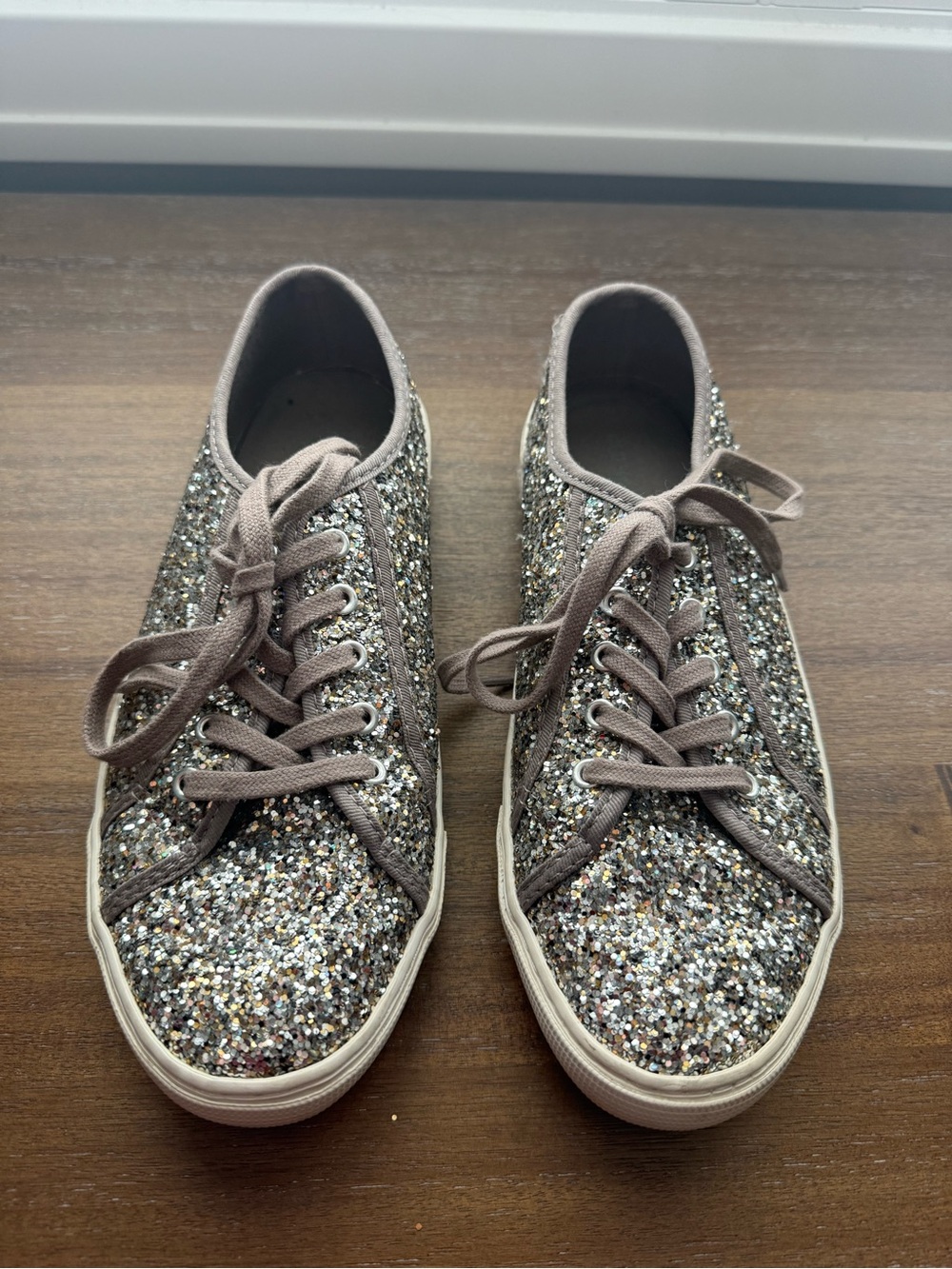 Old Navy Women's Silver/Taupe Glitter Lace-Up Sneakers